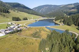 Teichalmsee in der Gemeinde Fladnitz an der Teichalm im Naturpark Almenland, © Oststeiermark Tourismus, Kurt Elmleitner
