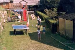 Ein großer Spielplatz lädt Groß und Klein ein beim Franzl in Sallegg