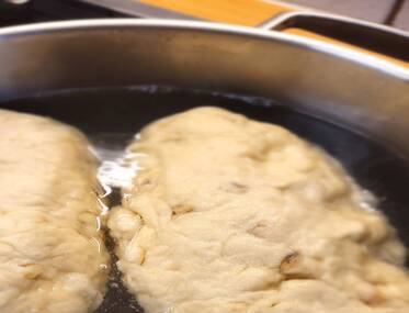 Knödel passend zum Wildragout mit Produkten aus dem Naturpark Almenland Knödel passend zum Wildragout mit Produkten aus dem Naturpark Almenland