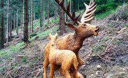 Holzskulptur Hirsch 