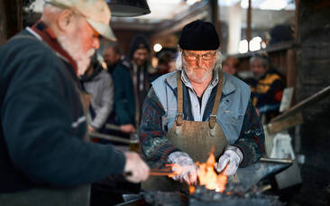 Schmiede beim Christkindlmarkt auf der Teichalm. Schmiede beim Christkindlmarkt auf der Teichalm.