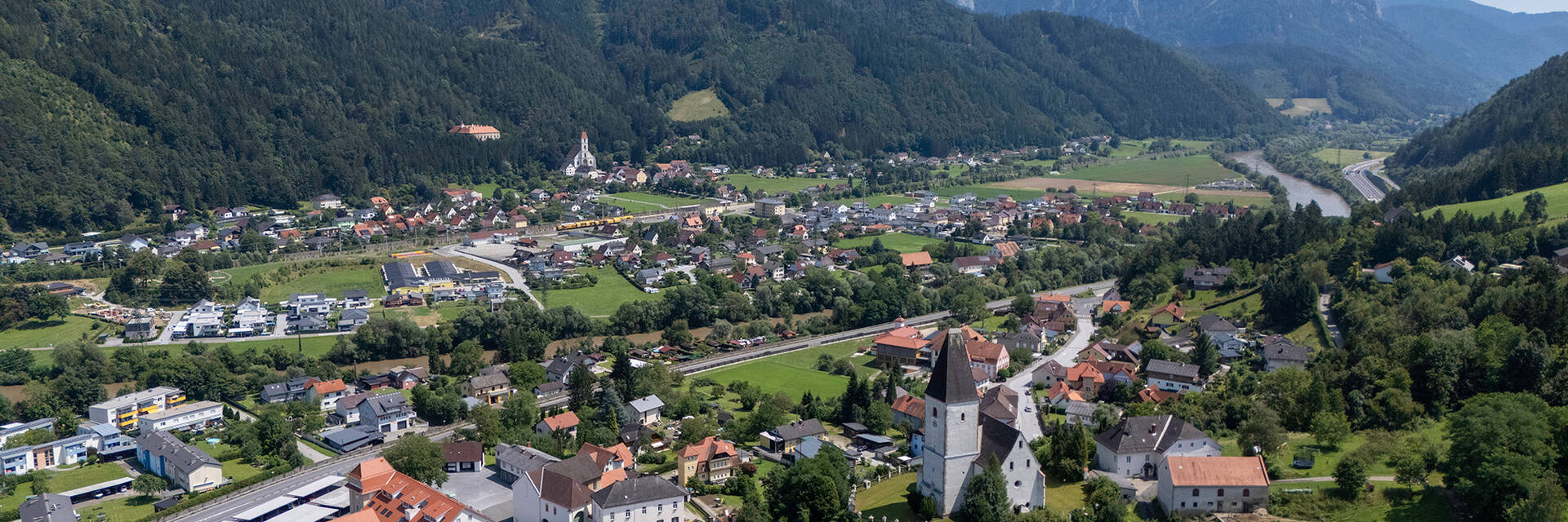 Die Gemeinde Pernegg an der Mur aus der Vogelperspektive.