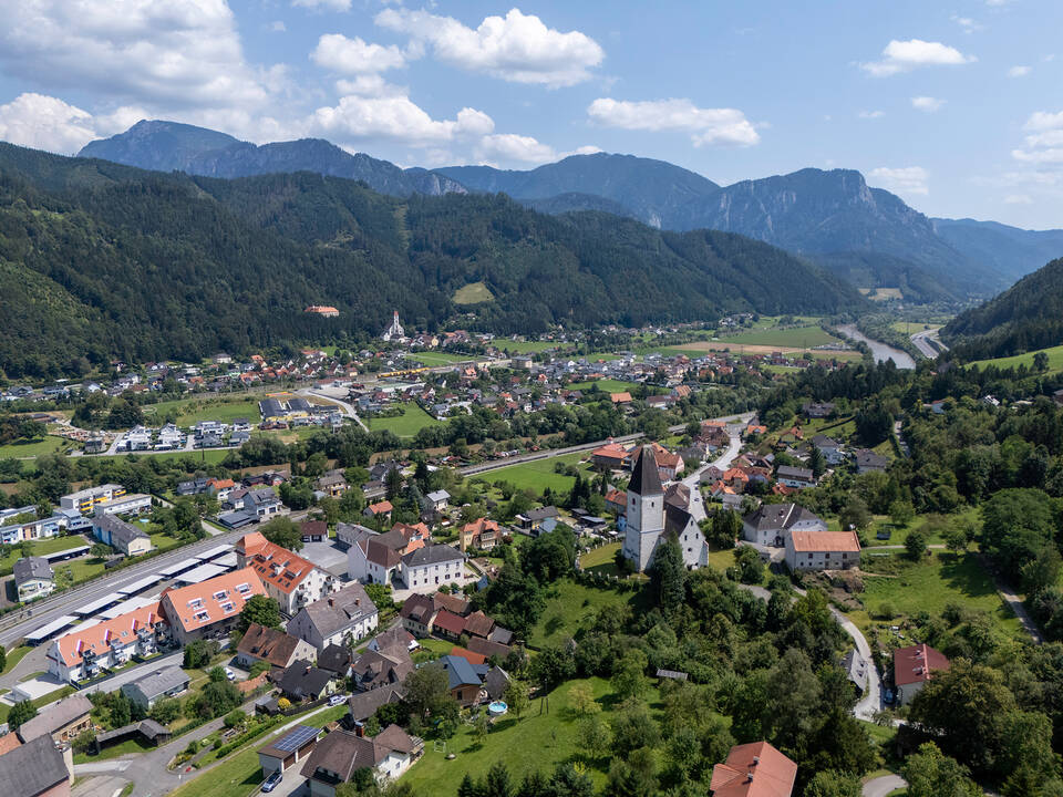 Die Gemeinde Pernegg an der Mur von Oben.