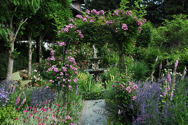 Springbrunnen in den Hängenden Gärten der Sulamith