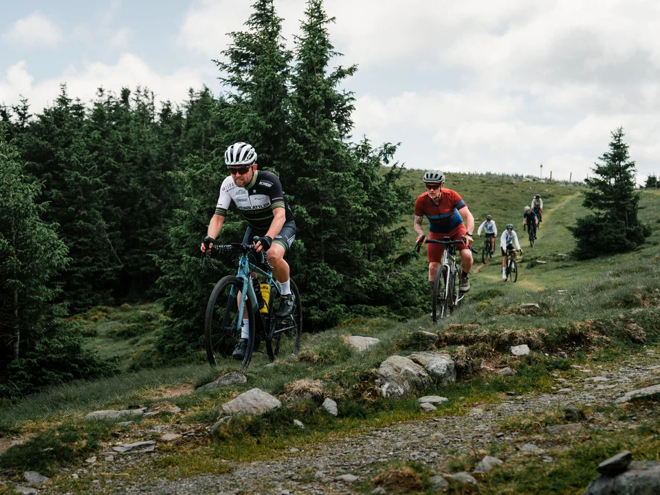 Radfahren am Hochwechsel auf der Mountainbikestrecke "Der große Jogl". Radfahren am Hochwechsel auf der Mountainbikestrecke "Der große Jogl".