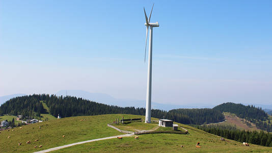 Das Windrad auf der Sommeralm