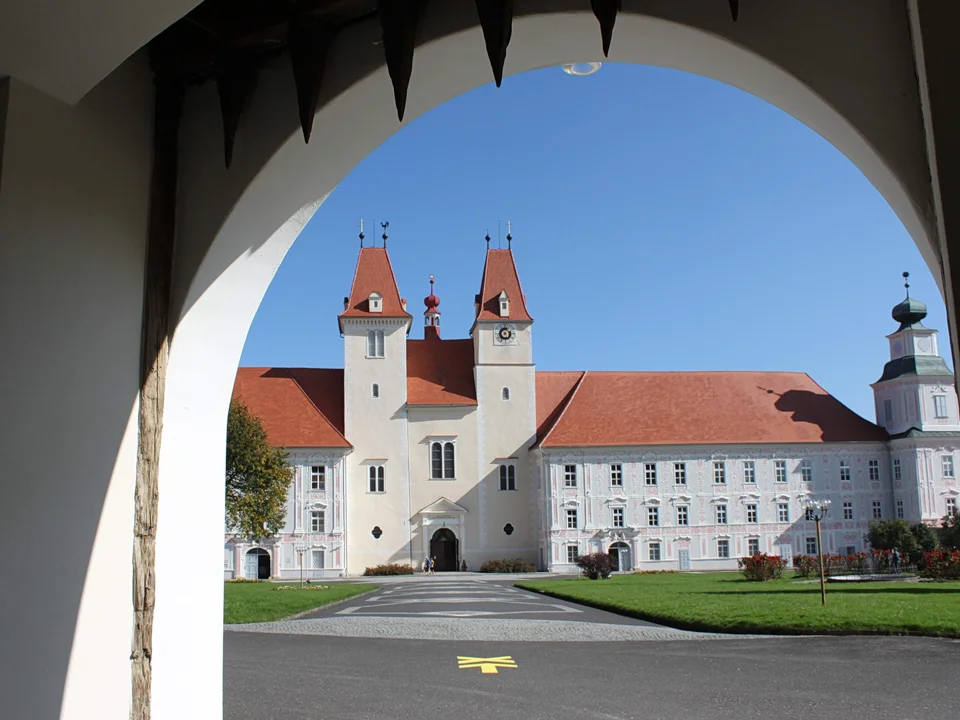 Stift Vorau von außen.