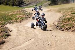 Kart fahren bei der Funbase Holzmeister im Naturpark Almenland.