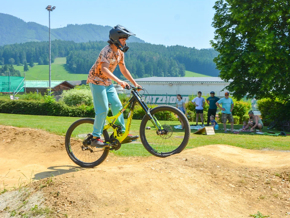 Pumptrack-Anlage in Passail im Naturpark Almenland. Pumptrack-Anlage in Passail im Naturpark Almenland.