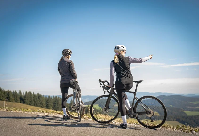 Radfahren mit Ausblick im Naturpark Almenland