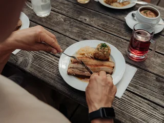 Schweinsbraten beim Steirischen Jokl auf der Teichalm