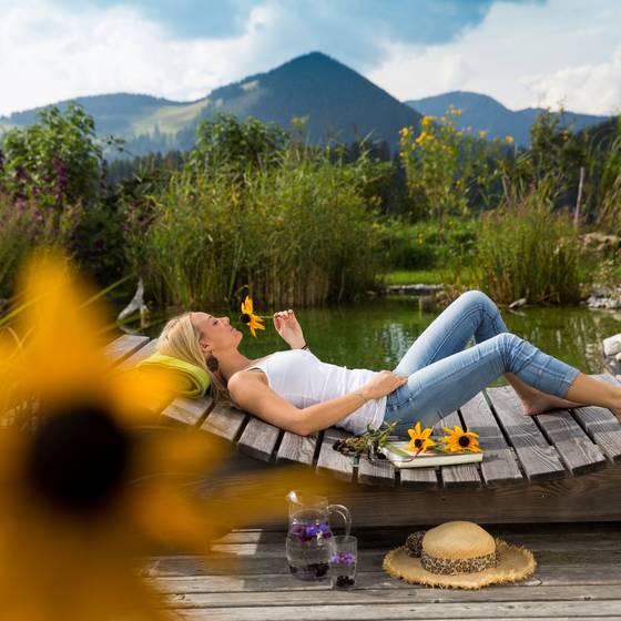 Natur genießen auf der Gartenliege