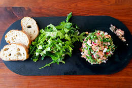 Löwenzahn Lachs Tartar Gericht