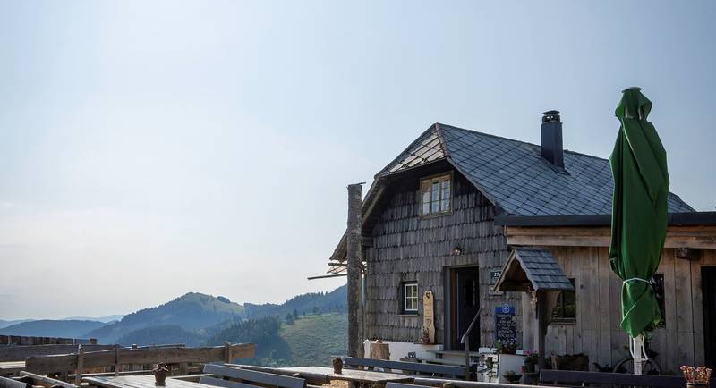 Haberlstall Alm in der Gemeinde Gasen im Naturpark Almenland, © Oststeiermark Tourismus, Kurt Elmleitner