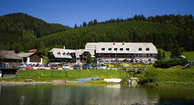 Das Hotel Teichwirt direkt neben dem Teichamlsee