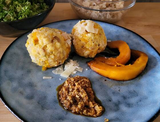 Kürbisknödel mit Produkten aus dem Naturpark Almenland Kürbisknödel mit Produkten aus dem Naturpark Almenland