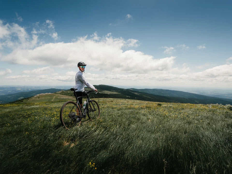 Ausblick am Hochwechsel auf der Mountainbiketour "Der große Jogl". Ausblick am Hochwechsel auf der Mountainbiketour "Der große Jogl".