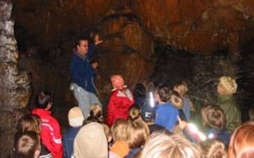 Führung in der Grasslhöhle