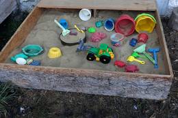 Sandkiste beim Ferienhaus Naintschbauer.