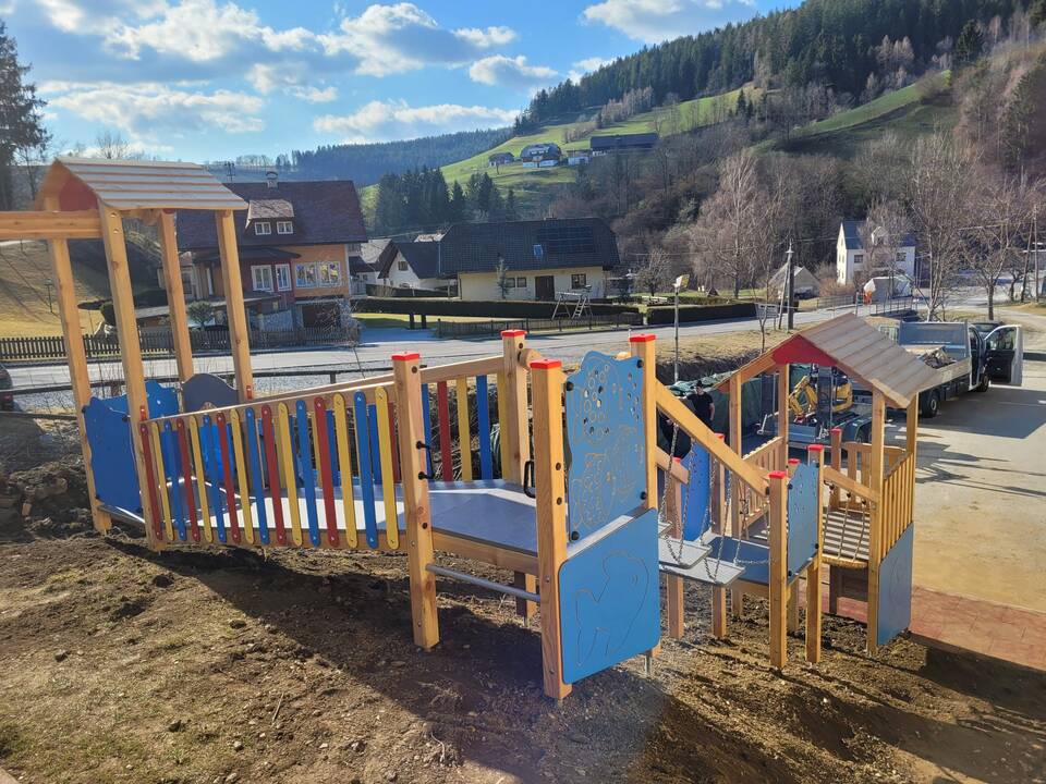 Spielanlage beim Almenland-Fischpfad im Naturpark Almenland.
