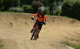 Die Pumptrack-Anlage ist ein echtes Highlight für Kinder.
