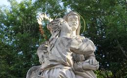 Brunnen vor der Kirche Heilbrunn