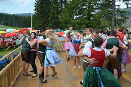 Gute Stimmung und eine volle Tanzfläche beim Teichalmtreffen