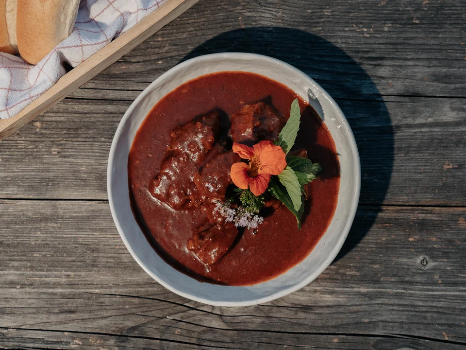 Rindsgulasch vom Almenlandwirt Haider auf der Nechnitz.