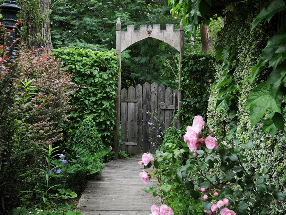 Tor im Sulamith Garten in St. Kathrein am Offenegg.