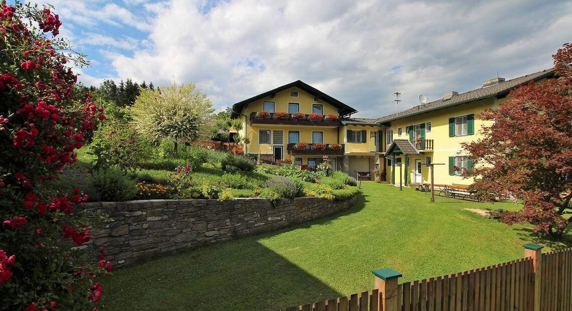 Haus und Außenbereich bei Familie Bleimuth