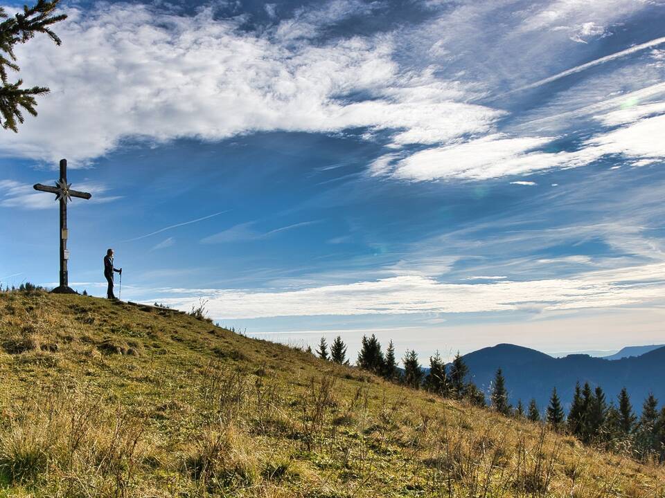 Gipfelkreuz Ebenschlag bei der Hofbauer Alm-Runde im Naturpark Almenland