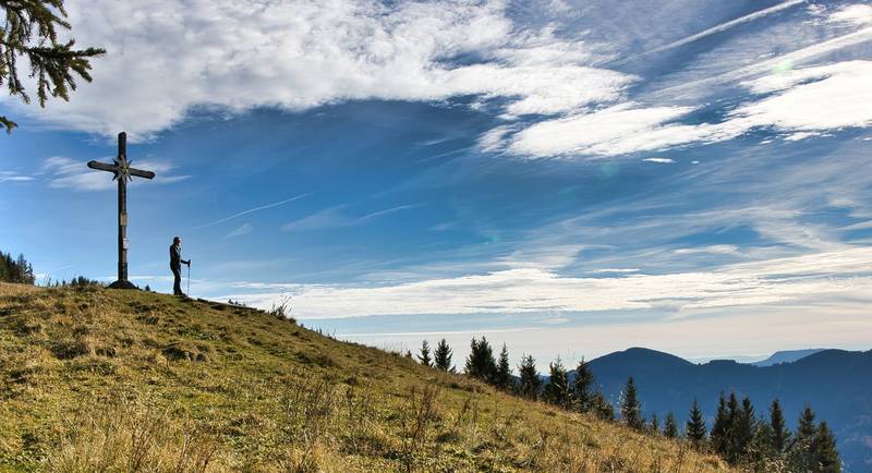 Gipfelkreuz Ebenschlag bei der Hofbauer Alm-Runde im Naturpark Almenland