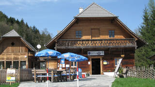 Guesthouse Rodelstub'n eating and drinking