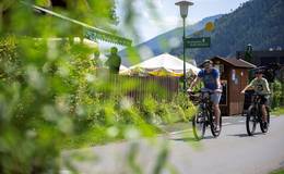 Radfahren am Murradweg in der Gemeinde Pernegg an der Mur im Naturpark Almenland, © Oststeiermark Tourismus, Kurt Elmleitner