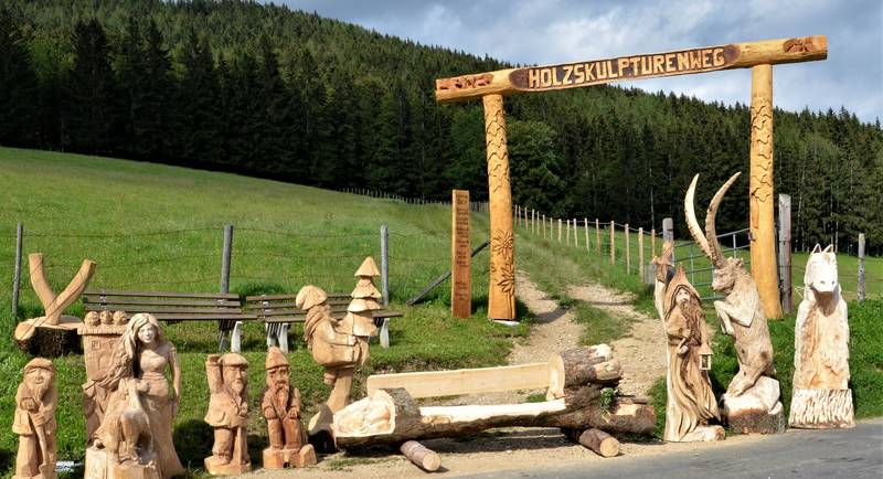 Eingang Holzskulpturenweg