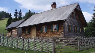 Pirstinger Almhütte / Unterkunft / Naturpark
