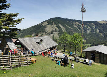 Tyrnaueralm Hütte nahe der Roten Wand.
