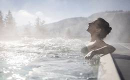 Whirlpool im Außenbereich beim Almwellness Hotel Pierer