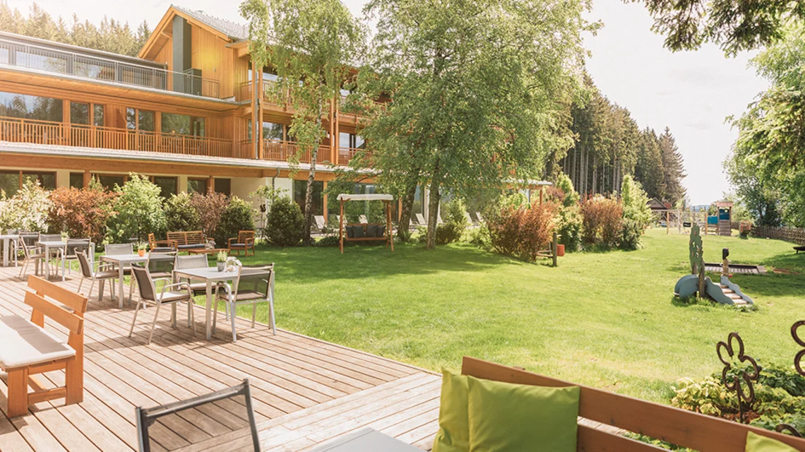 Terrasse Naturhotel Bauernhofer