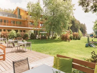 Terrasse Naturhotel Bauernhofer