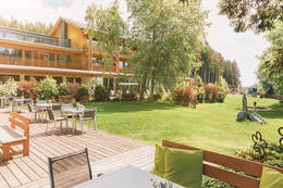 Terrasse Naturhotel Bauernhofer