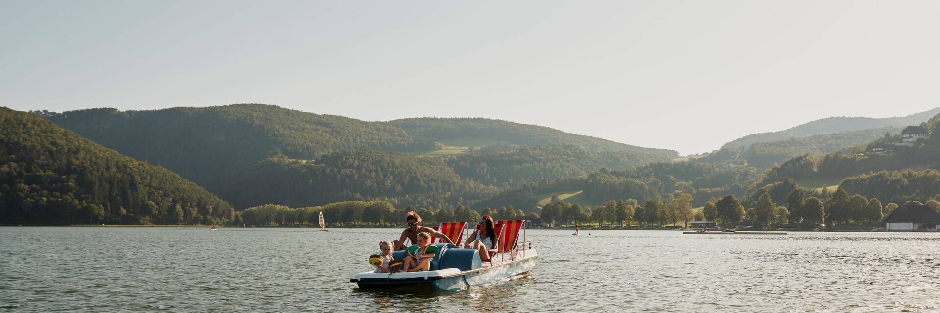 Tretbootfahren am Stubenbergsee.