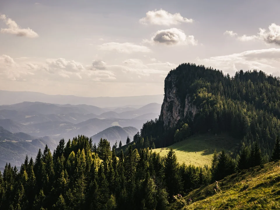 Panoramaausblick über die Rote Wand im Naturpark Almenland.