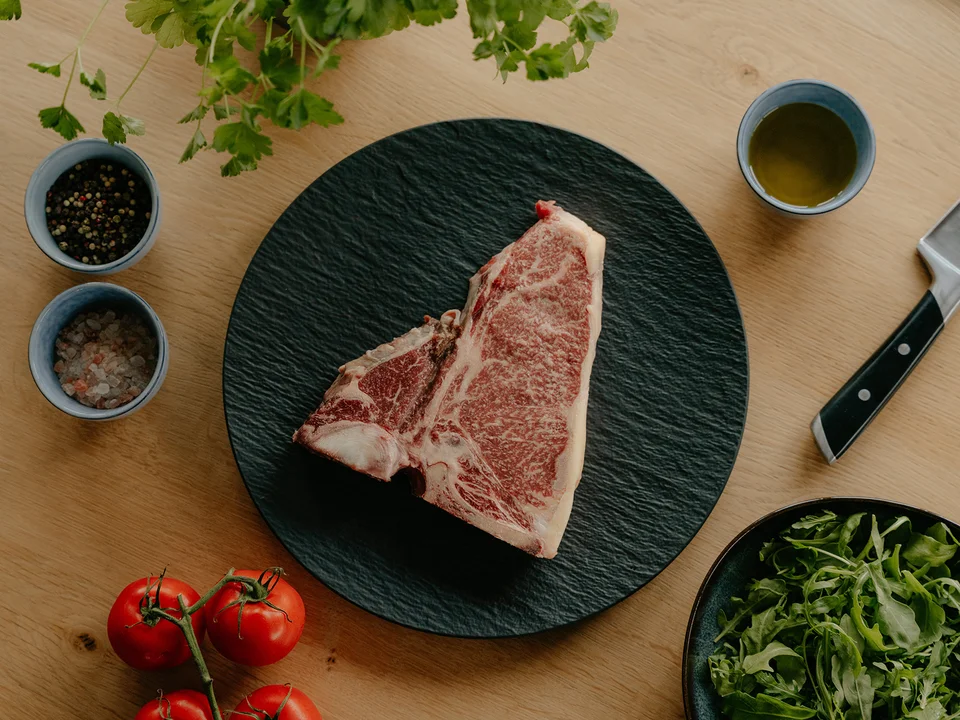 Bio-Wagyu Rindfleisch von Familie Raith aus Passail.