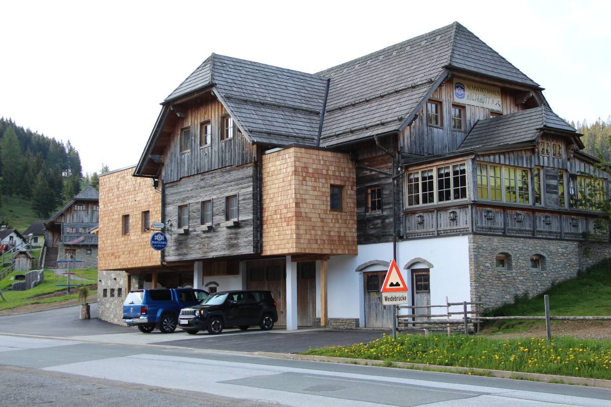 The alpine guesthouse Holdahütte on the Sommeralm
