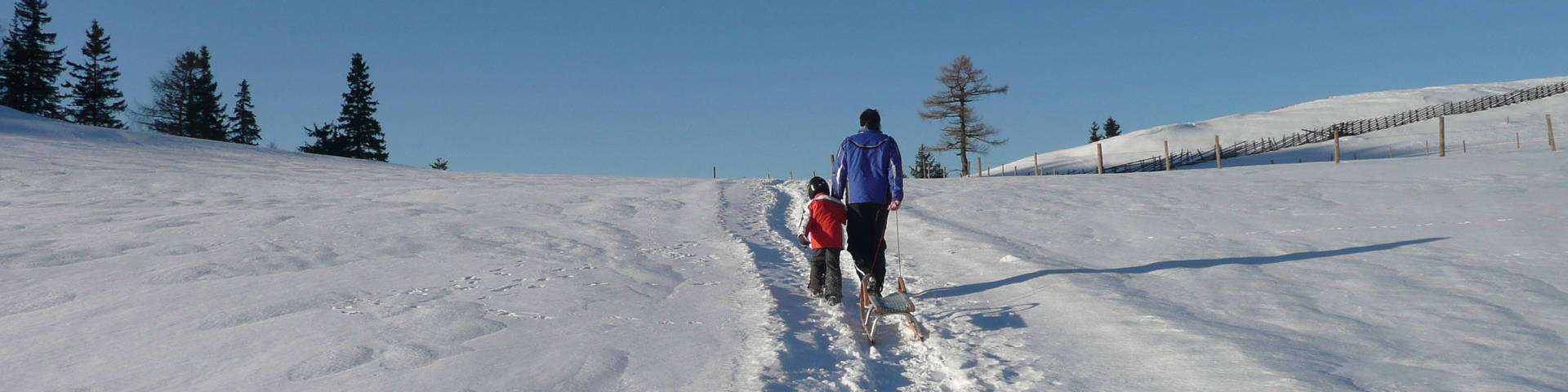 Schlittenfahren auf der Sommeralm