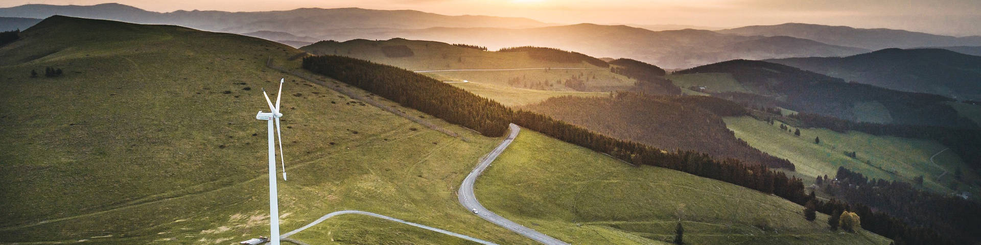 Das Windrad mit herrlichen Panoramablick von der Sommeralm
